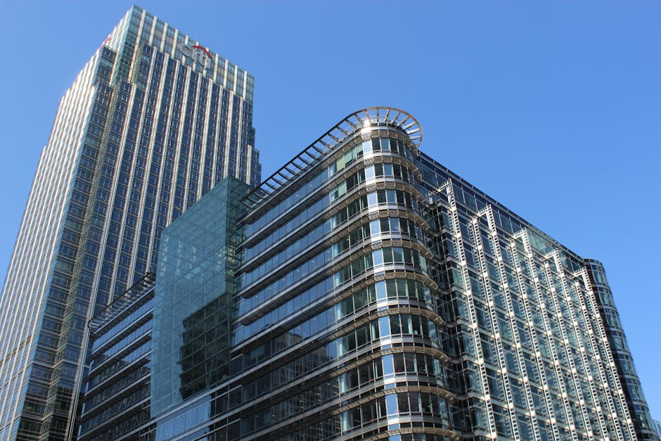 Canary Wharf E14: Office floral delivery options in London