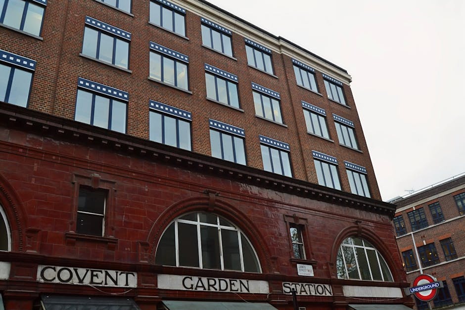 Covent Garden London: Flower shops near the Royal Opera House